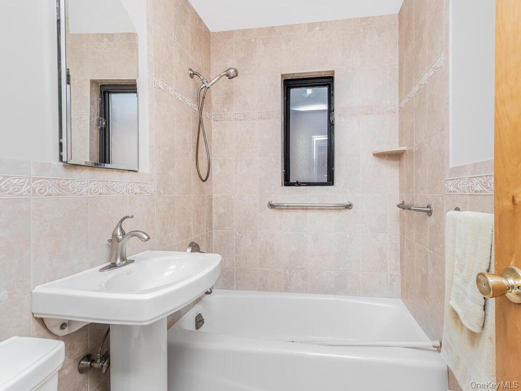 1863 Williamsbridge Road, New York NY 10461 图14