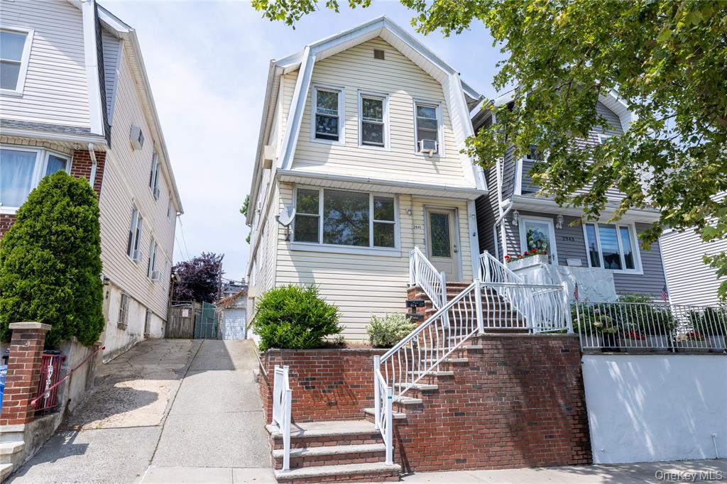 2941 Middletown Road, New York NY 10461