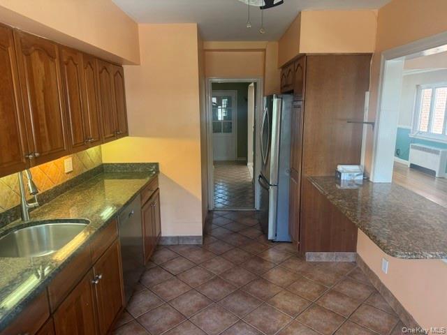 1922 Hering Avenue, New York NY 10461 图8